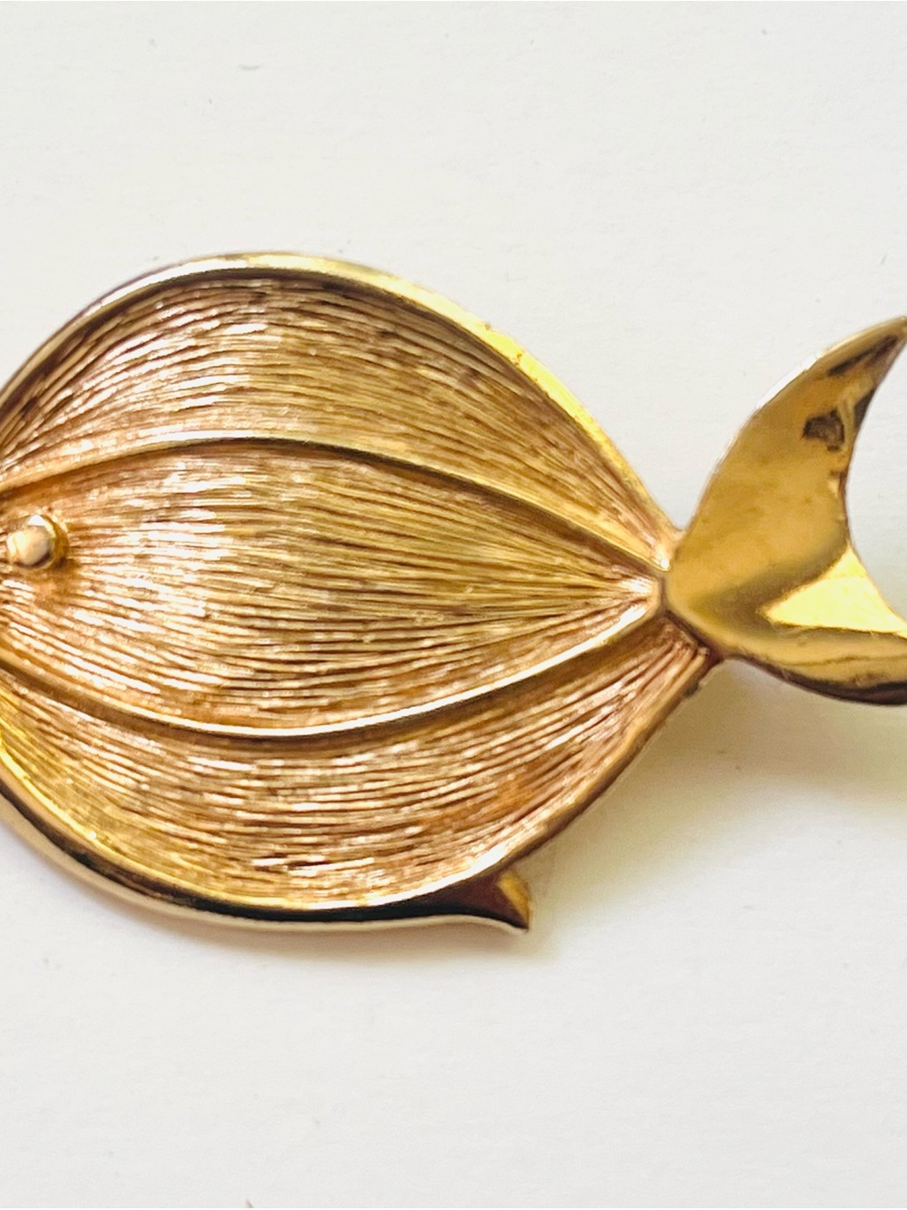 Gold Fish Aquarium Ornament - Decorative Fish Accent